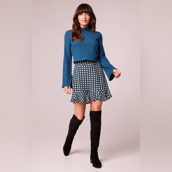 BAND OF THE FREE AVRIL TEAL MOCK NECK CROP TOP NWT - Picture 4 of 10